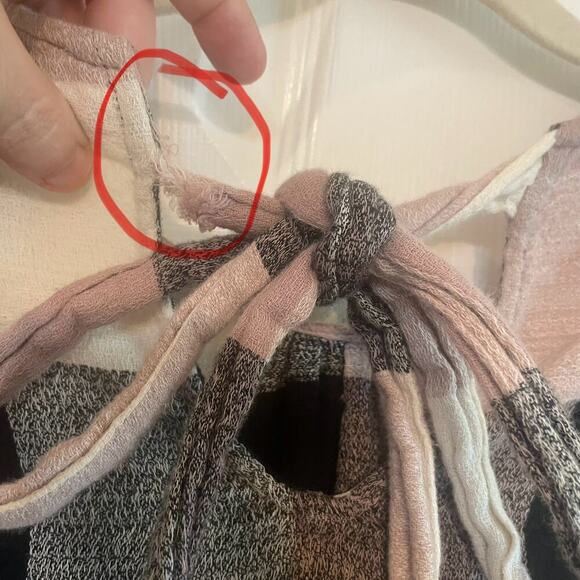 Ro & De Plaid Bell Sleeve Bow Back Blouse sz Medium - Picture 5 of 15